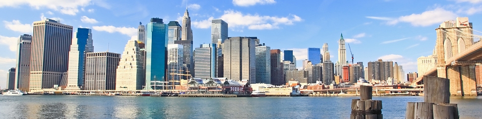 New York City mit der beeindruckenden Skyline von Manhattan